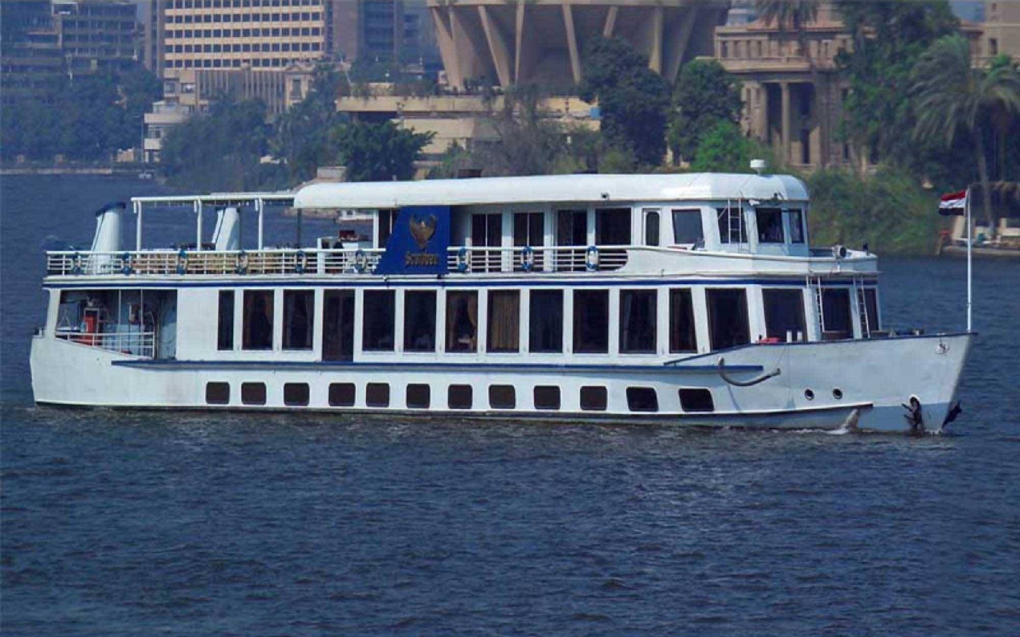 Dinner cruise on the Nile in cairo for 2 hours sailing trips relaxing and enjoy the belly dancing show & traditional Tanoura Show.